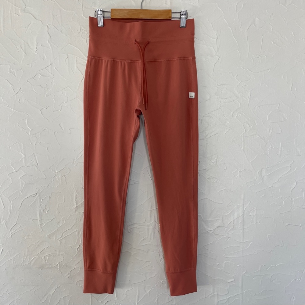 Vuori Everyday Leggings. Size Medium. Pink/Orange